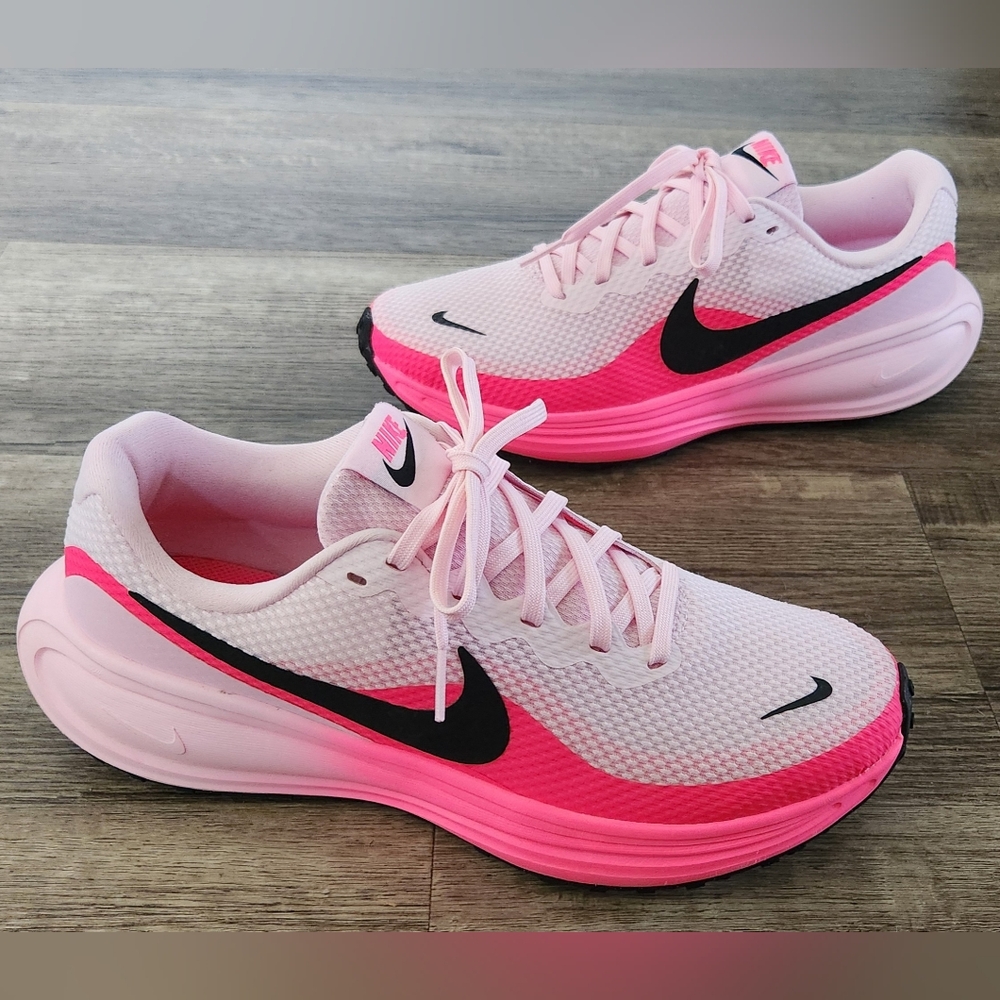 **LIKE NEW** Nike Revolution 8 Sz 9 Pink Foam Hyper Pink Running Walking Shoe